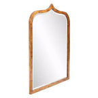 Espejo de pared con marco de madera arqueado de 24"x32" con acabado dorado antiguo y cristal biselado