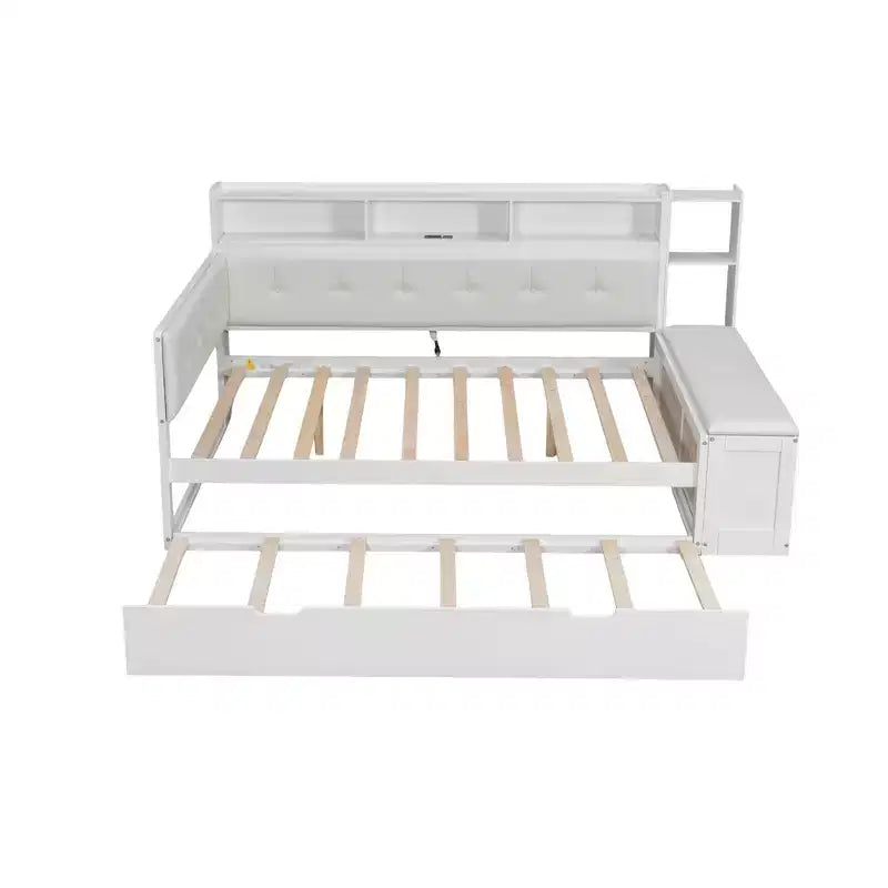Cama de día de madera de tamaño completo con cama nido, estantes de almacenamiento, banco y cabecero tapizado