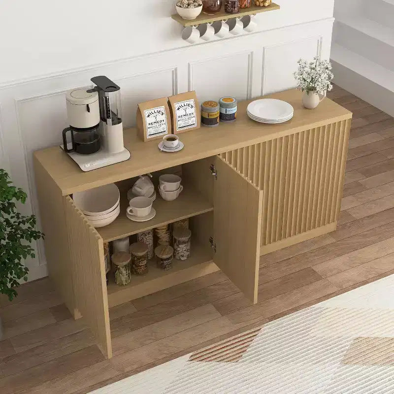 Aparador de cocina de madera de 159 cm con 4 puertas y estantes, acabado natural