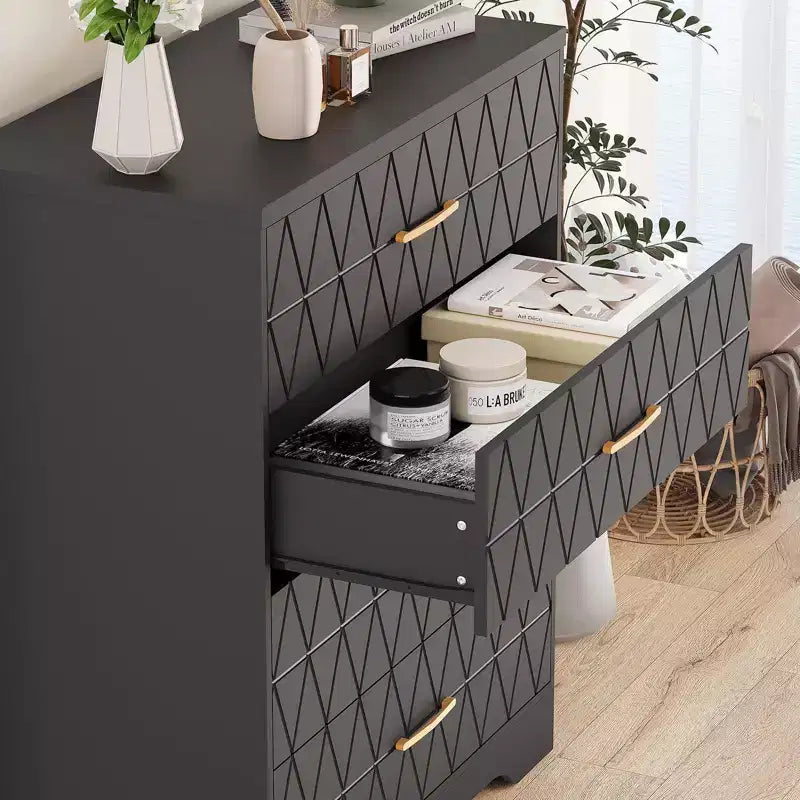 Cómoda Alta de Madera de 4 Cajones con Tiradores Dorados, Mueble Moderno de Almacenamiento, Parte Superior Ancha