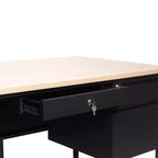 Escritorio de un solo pedestal de grado comercial con cajones con cerradura y estructura de metal, 136 kg